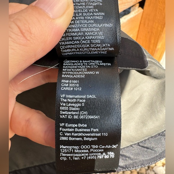 The North Face Dryzzle Jacket in Black XS - Picture 13 of 14